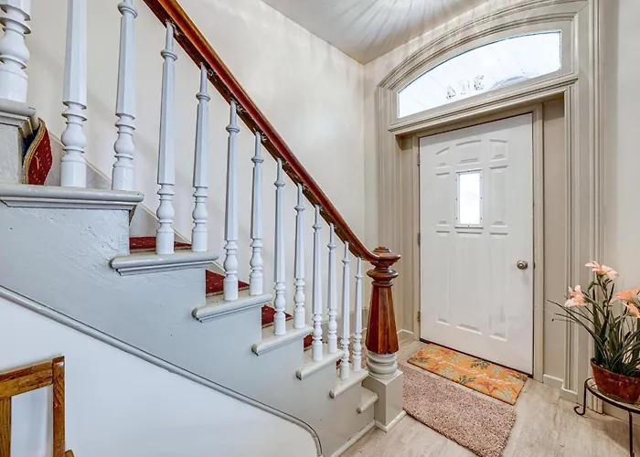 Great Location! Walking Distance To So Much!