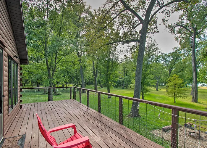 Cozy Riverfront Getaway: Fishing On-Site!